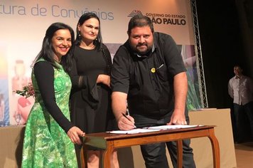 Fabião assina convênio para Horta Educativa.